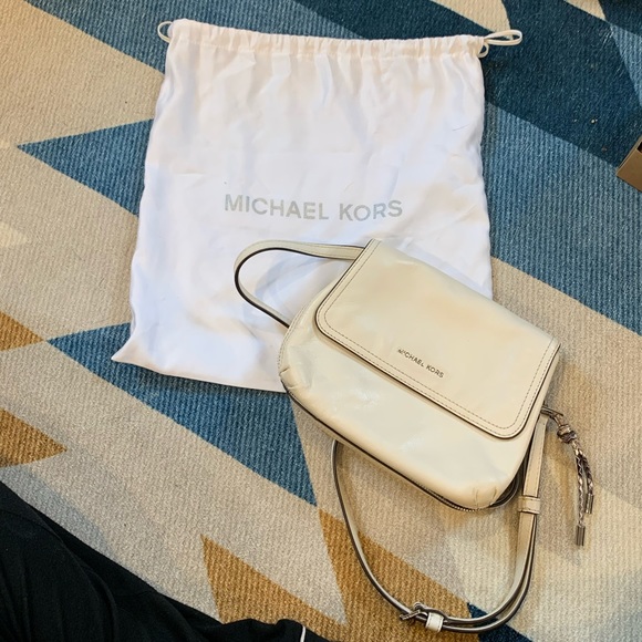 MICHAEL Michael Kors Isabel Leather Crossbody - Picture 5 of 12